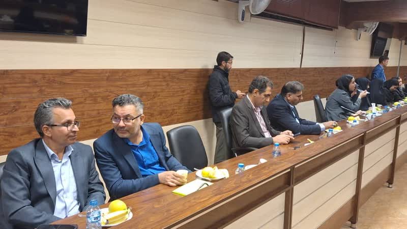 بازدید معاون علمی رئیس جمهور از مرکز رشد جهرم